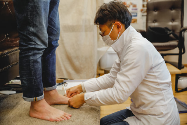 岡本屋履物店　足湯30分コース(3,000円)ご利用の方に5分間のフットマッサージをサービス